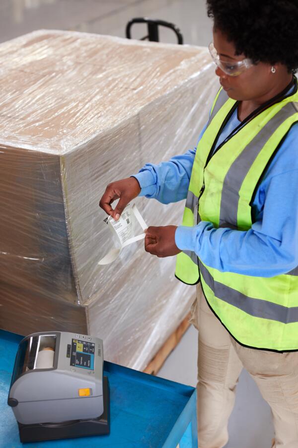 Mangler du mærkningsudstyr eller etiketteringsudstyr? Hos DominoSystem har vi alt inden for etikettering og produktmærkning - fx fødevaremærkning