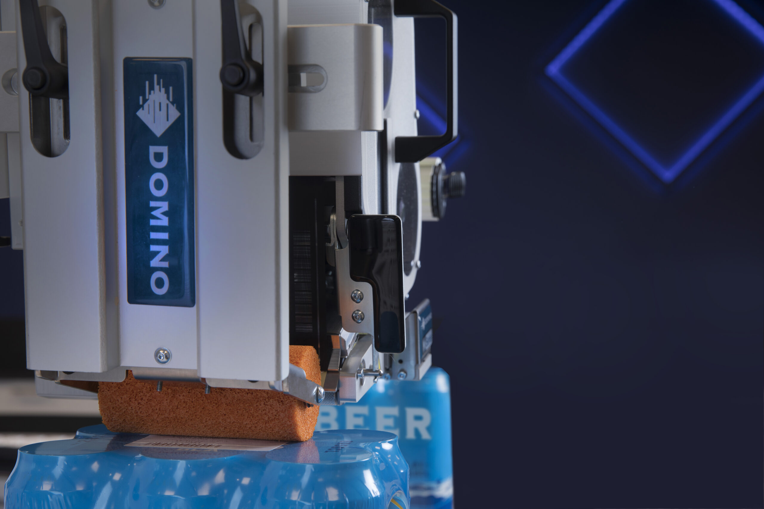 mx350iDW mærkning på 6-pack dåseøl